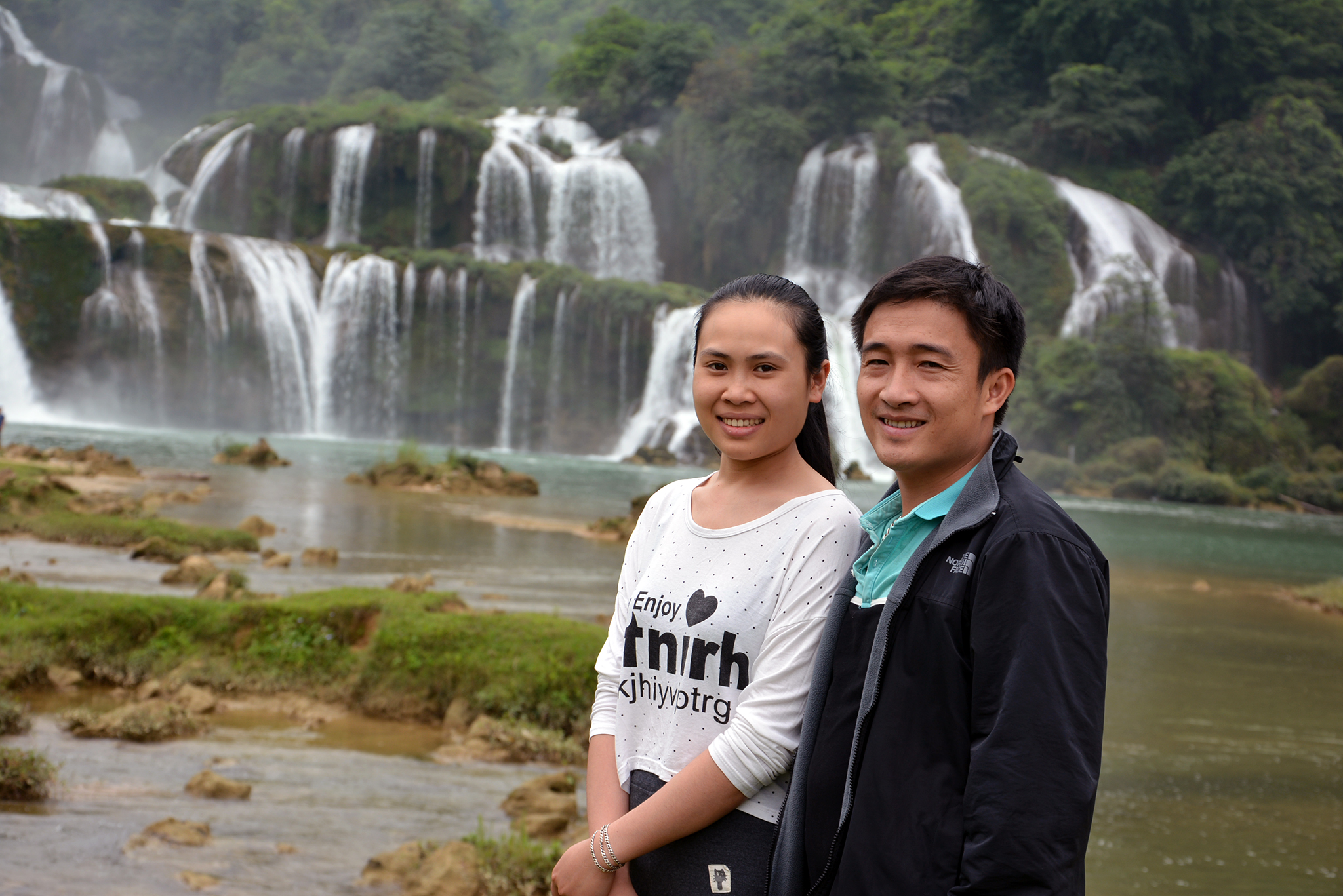 Hình ảnh thác Bản Giốc ở Cao Bằng