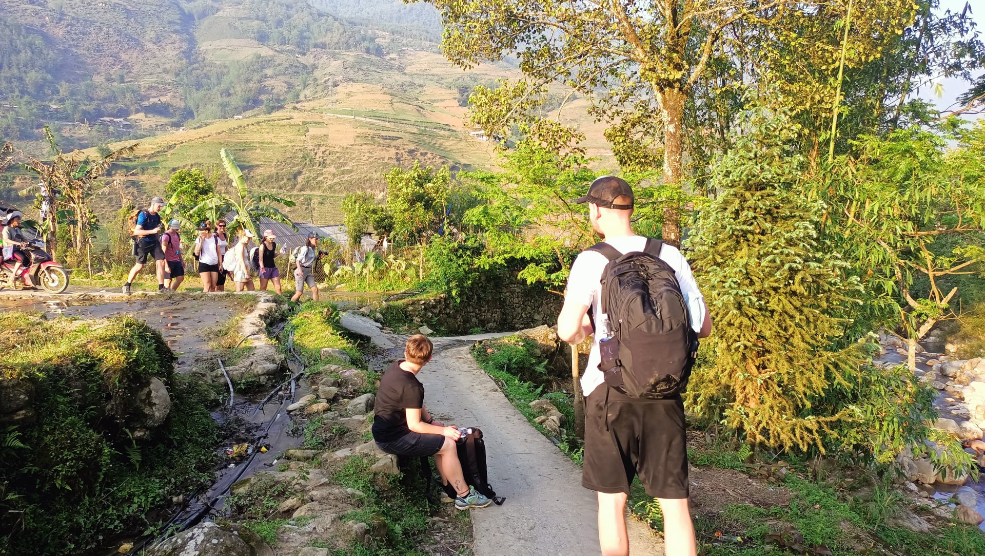 Tour Du Lịch Sapa – Bản Lao Chải Tả Van, đi bộ, Ngủ bản 2 Ngày 1 Đêm